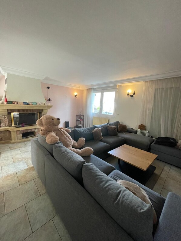 Lobby sitting area - Grande maison avec jardin (Le Blanc-Mesnil)