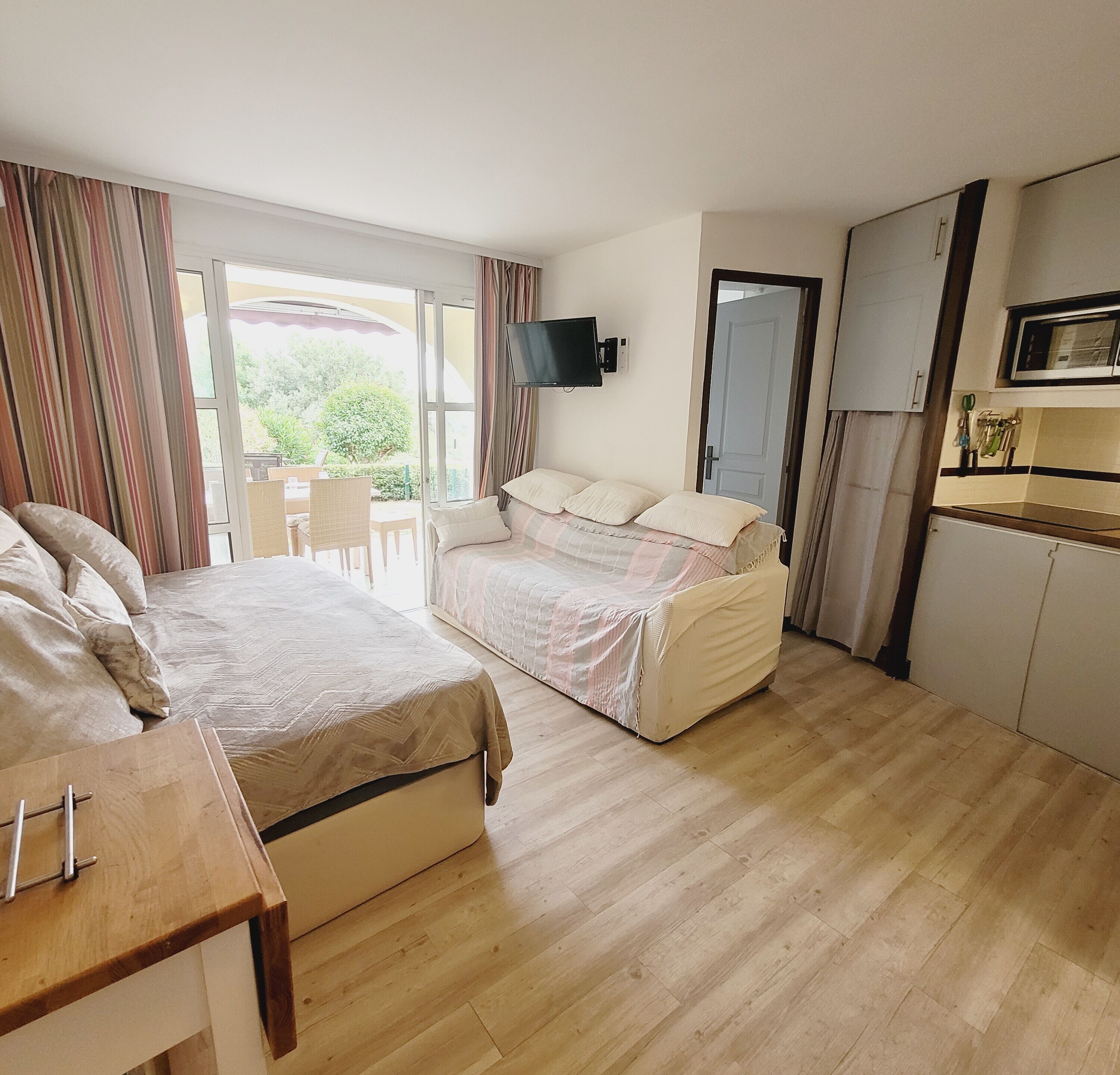 1 chambre, lit parapluie, Wi-Fi, draps fournis