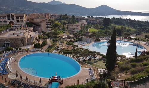 Cap Esterel en famille - 2pièces vue mer jardin piscine clim parking inclus