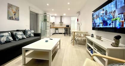 Casa con Piscina, a 45 Minutos de la Playa y de Sierra Nevada. Pueblo Acogedor