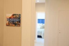 1 Schlafzimmer, Schreibtisch, Bügeleisen/Bügelbrett, Reisekinderbett