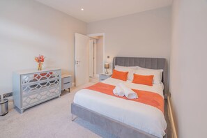 House | 3 bedrooms, iron/ironing board, free WiFi, bed sheets - Stunning 3 Bedroom House-tottenham Stadium-parking (London)
