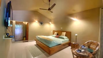 Desk, laptop workspace, free WiFi, bed sheets