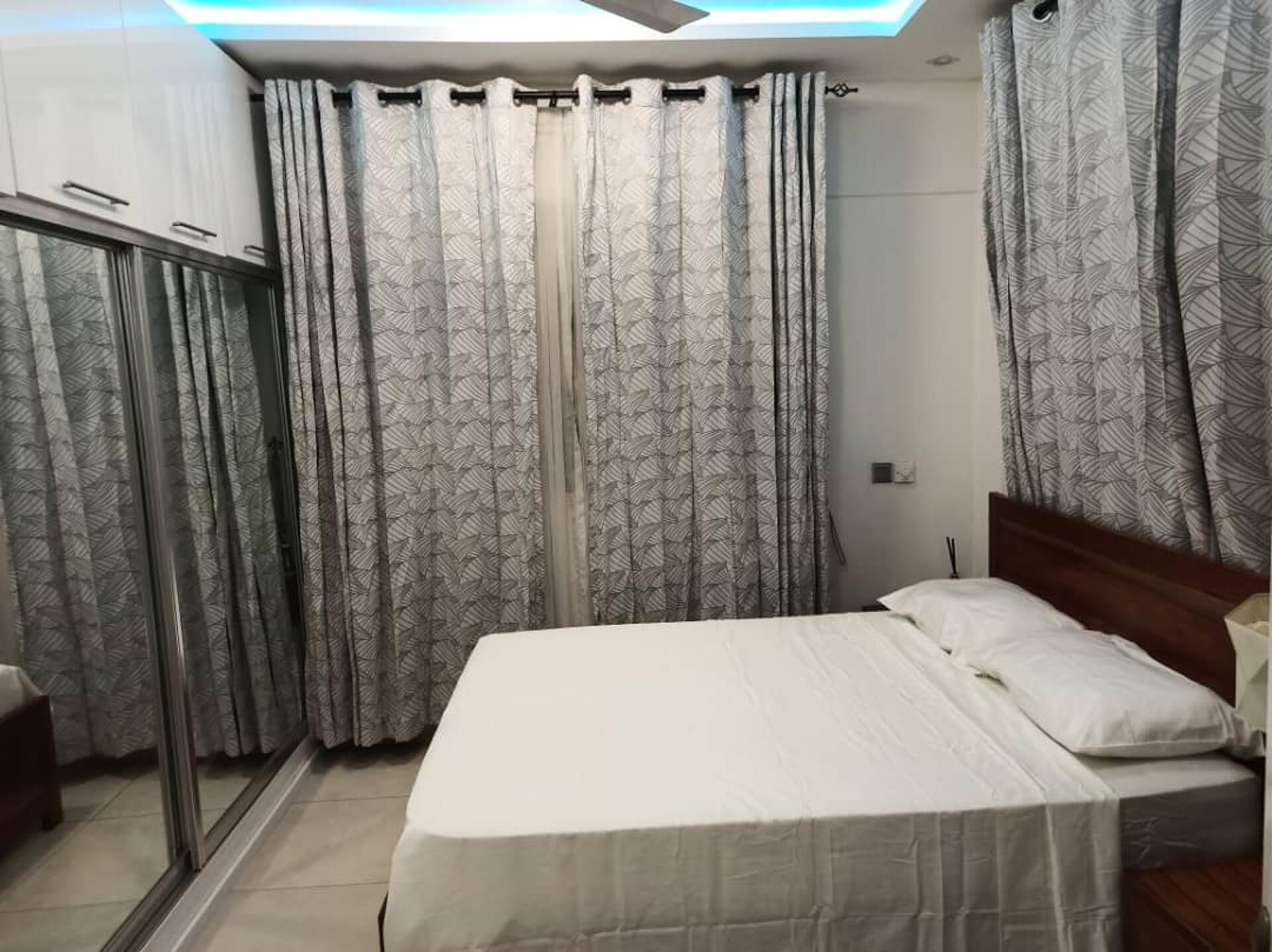 1 chambre, fer et planche à repasser, Wi-Fi gratuit, draps fournis