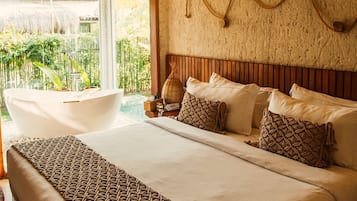 Habitación de lujo con 2 camas individuales, vistas al jardín | Escritorio, espacio para trabajar con un portátil, cortinas opacas