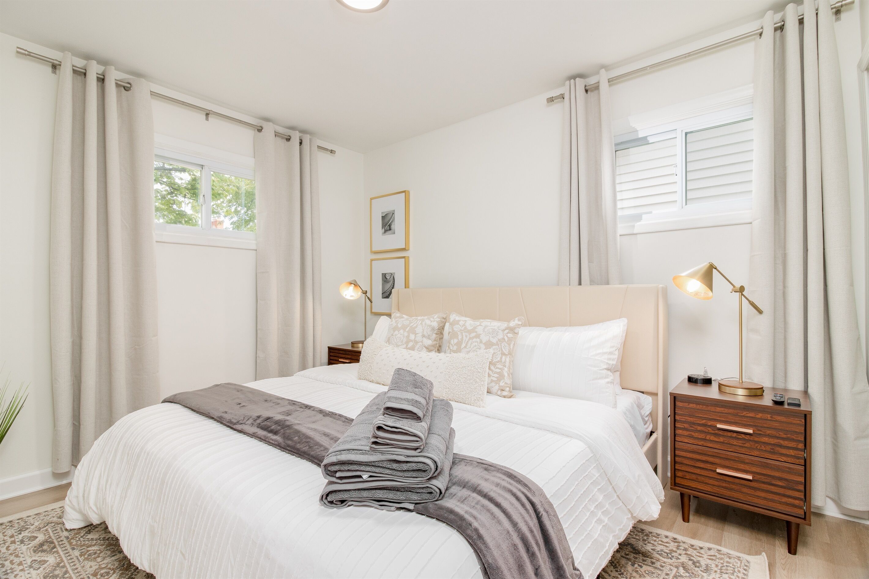 3 soverom, skrivebord, strykejern/-brett og wi-fi (inkludert)