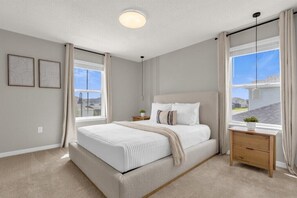 7 chambres, fer et planche à repasser, Wi-Fi, draps fournis