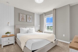 7 chambres, fer et planche à repasser, Wi-Fi, draps fournis