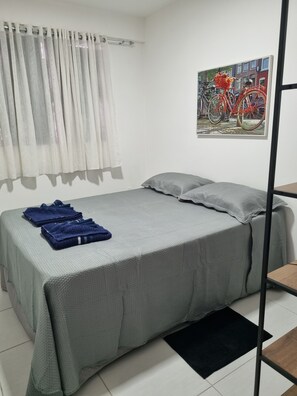 2 室のベッドルーム、アイロン / アイロン台、WiFi、ベッドシーツ