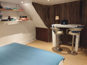 4 quartos, ferros/tábuas de passar roupa, Wi-Fi, roupa de cama