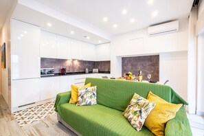 TV - Apartment w/ Terrace and Sea View in Carvoeiro (Carvoeiro)