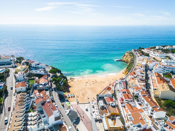 Ubicación cercana a la playa