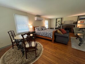 1 soverom, skrivebord, wi-fi (inkludert) og sengetøy