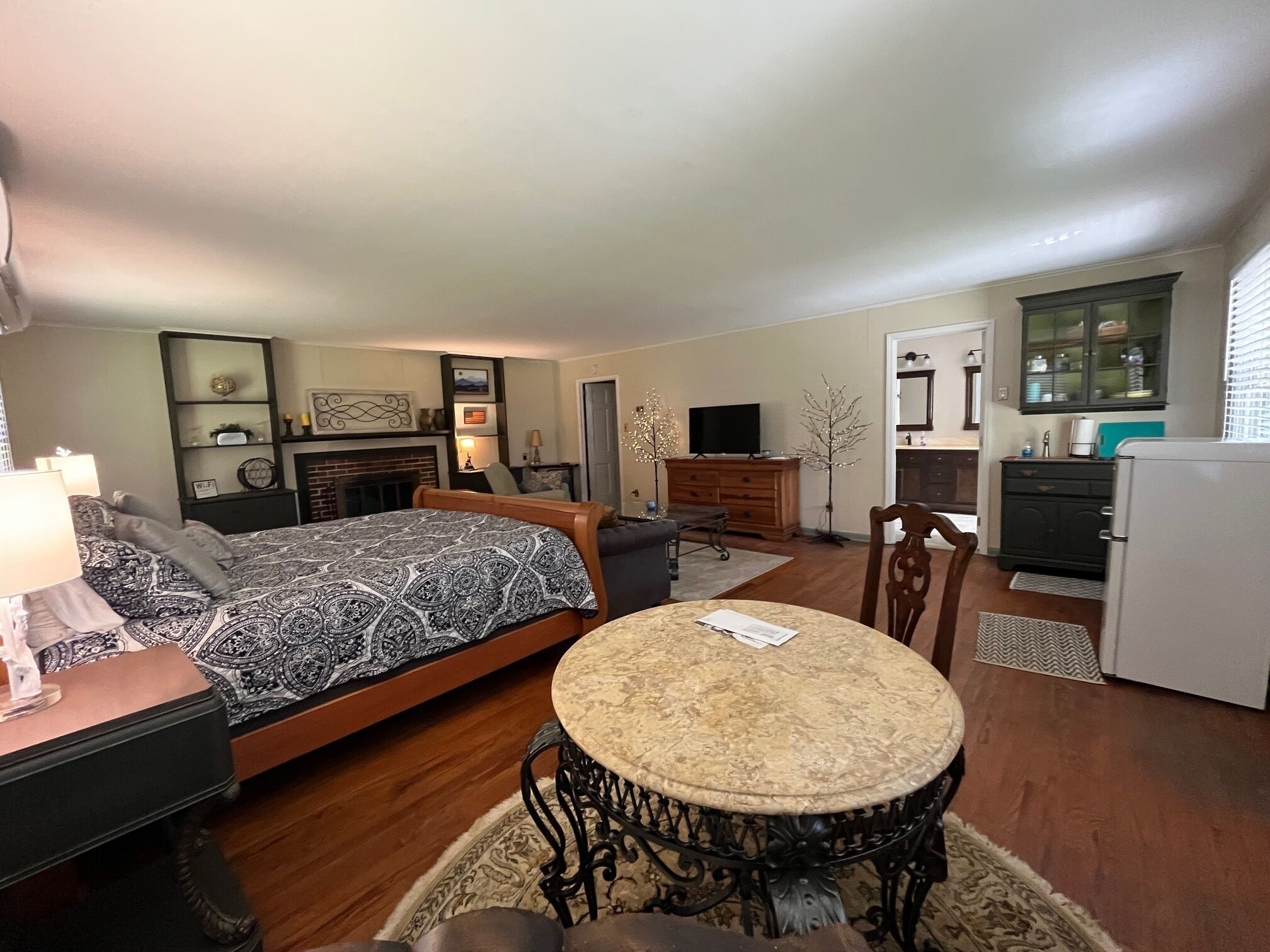 1 bedroom, desk, free WiFi, bed sheets