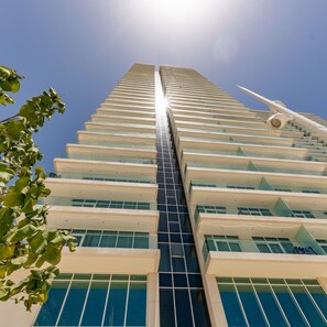 2 bedrooms - Sunrise Bay Tower 1 - 708 2BD (Dubai)