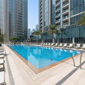 2 bedrooms - Elegant and Modern 2 BD in Downtown (Dubai)