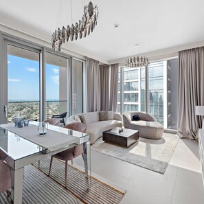 2 bedrooms - Elegant and Modern 2 BD in Downtown (Dubai)