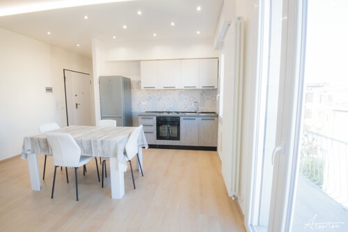 Modena, Italy, Ghirarldina Tower. Entire accommodation: Elegant Apartment