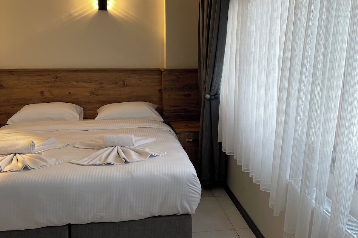 Standard Twin Room | Espace de travail pour ordinateur portable, chambres insonorisées