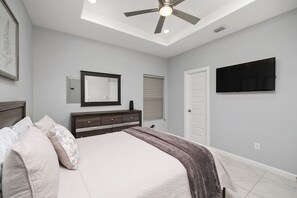 2 sovrum, skrivbord, strykjärn/strykbräda och gratis wi-fi