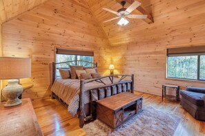 4 bedrooms, travel crib, WiFi, bed sheets