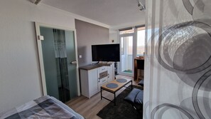 1 bedroom, iron/ironing board, free WiFi