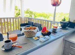 Outdoor dining - Vue mer à 3 Mins à Pieds de la Plage (Deshaies)