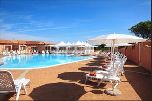 Apartamento, varanda | Piscina | Piscina externa