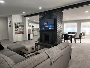 Living area - Beautiful Mid Term Home in the Elegance of Winter Park!
(Winter Park)