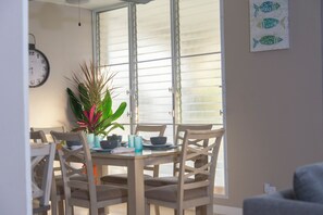 Dining - Family-Friendly Oasis Pool/beach 8 mins by car (Carolina)