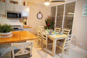 Dining - Family-Friendly Oasis Pool/beach 8 mins by car (Carolina)