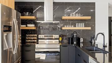 Refrigerador, microondas, horno y parrilla de estufa