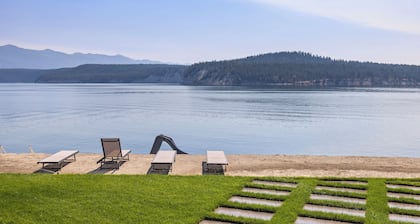 LAKEFRONT*FIREPIT*BBQ*PATIO*BEACH