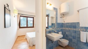 Apartment, 1 Bedroom, Patio | Bathroom