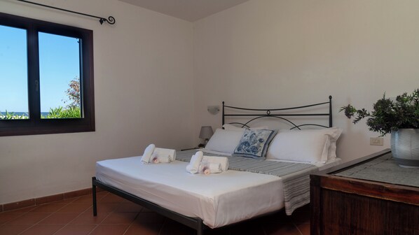 2 makuuhuonetta, silitysrauta/-lauta, ilmainen Wi-Fi, vuodevaatteet