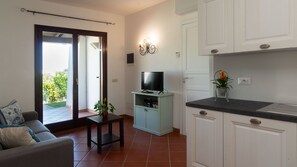 Smart TV - Casa EOS - Two Bedroom Apartment, Sleeps 4 (Baia Sant'Anna)