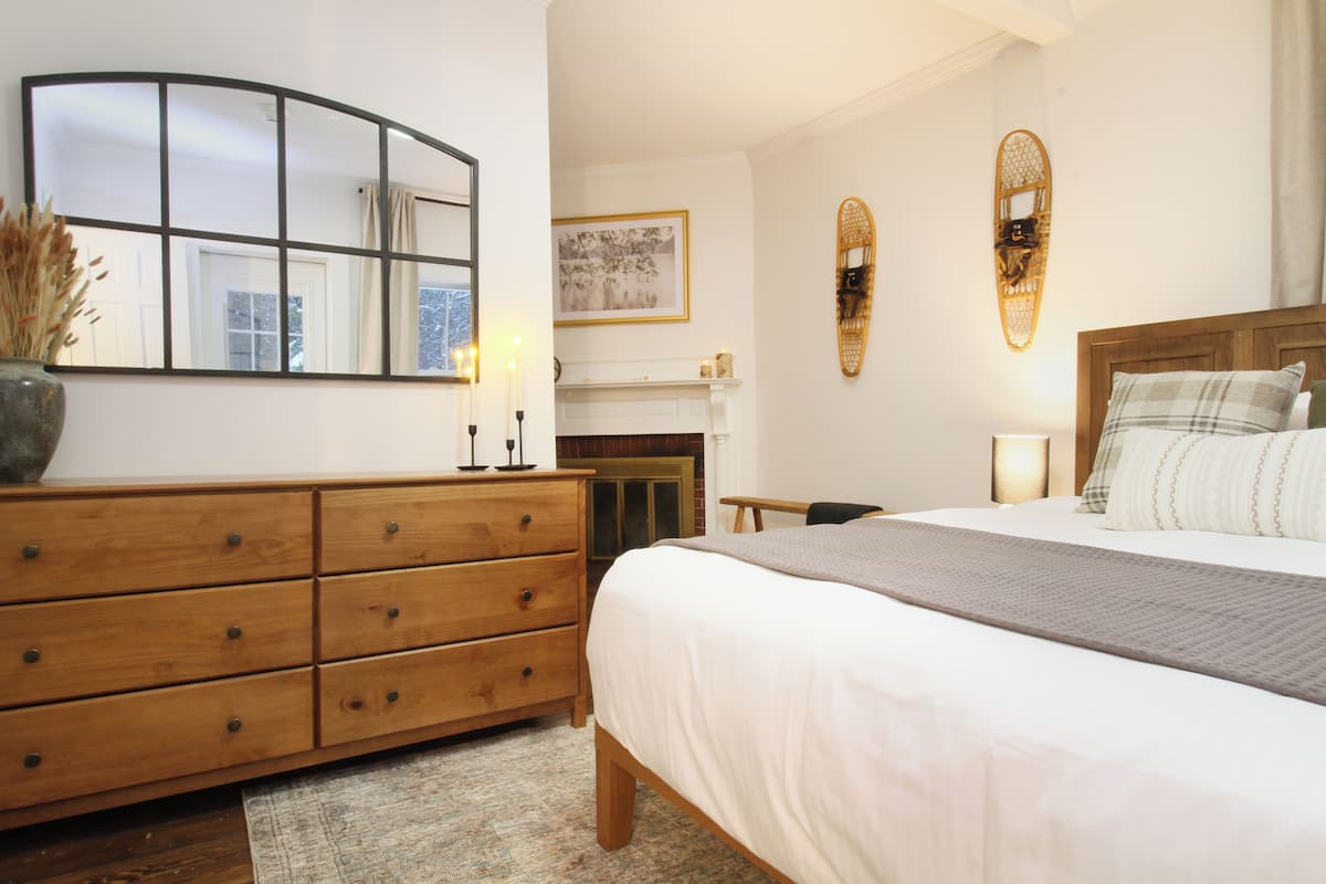 Premium bedding, free WiFi, bed sheets
