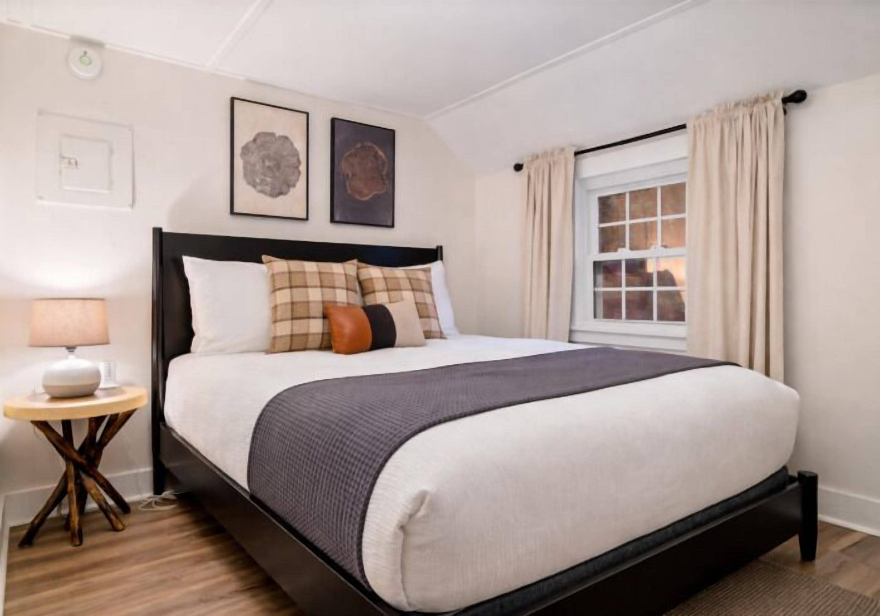 Camera Standard, 1 letto queen, non fumatori | Biancheria da letto di alta qualità, Wi-Fi gratuito