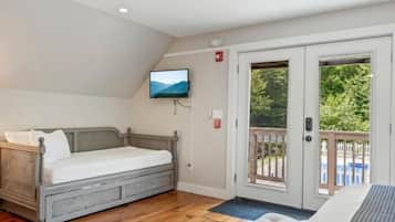 Premium bedding, free WiFi