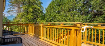 The Aurora Inn & Cottages