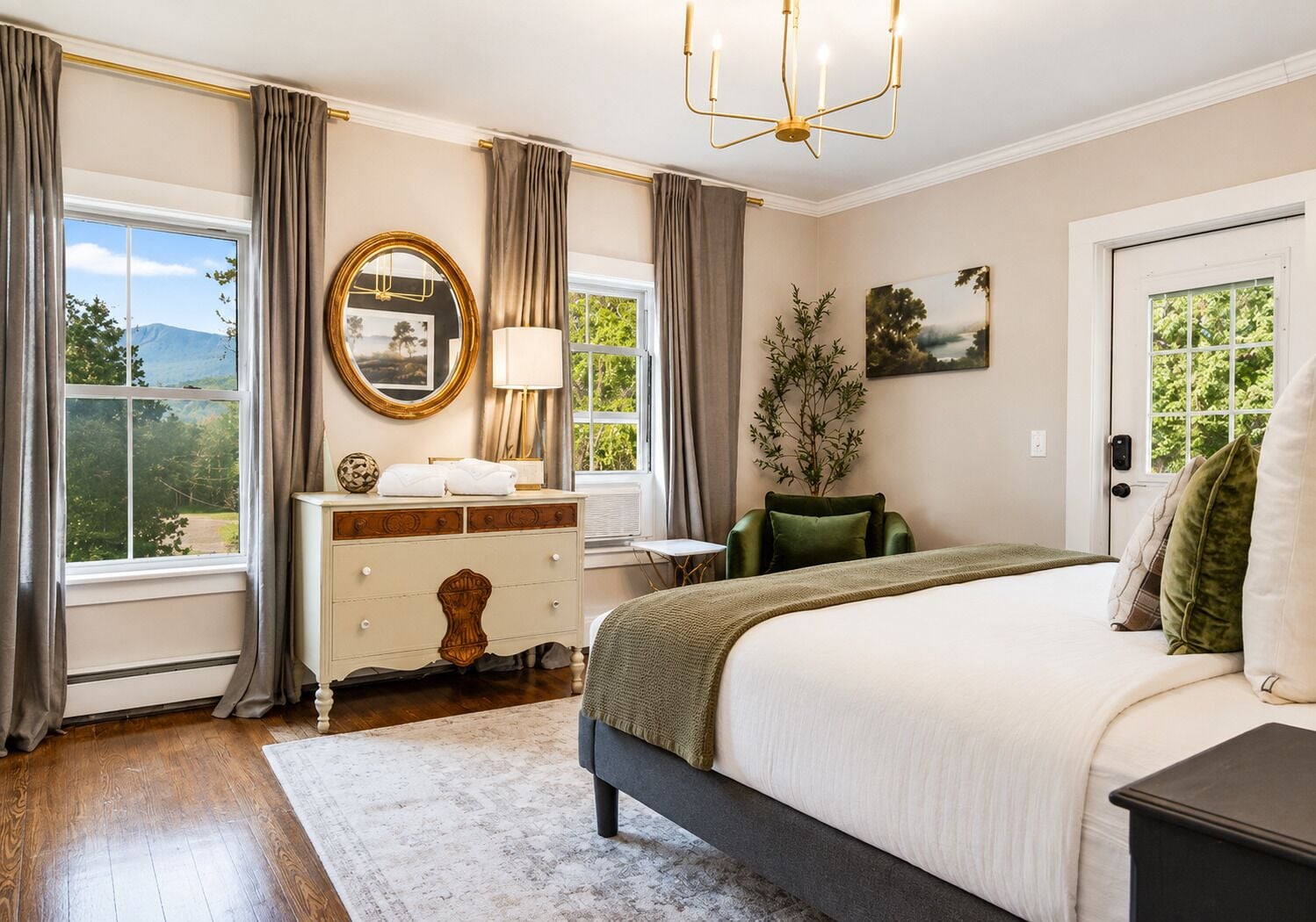 Camera Classic, 1 letto king, non fumatori, vista montagna | Biancheria da letto di alta qualità, Wi-Fi gratuito