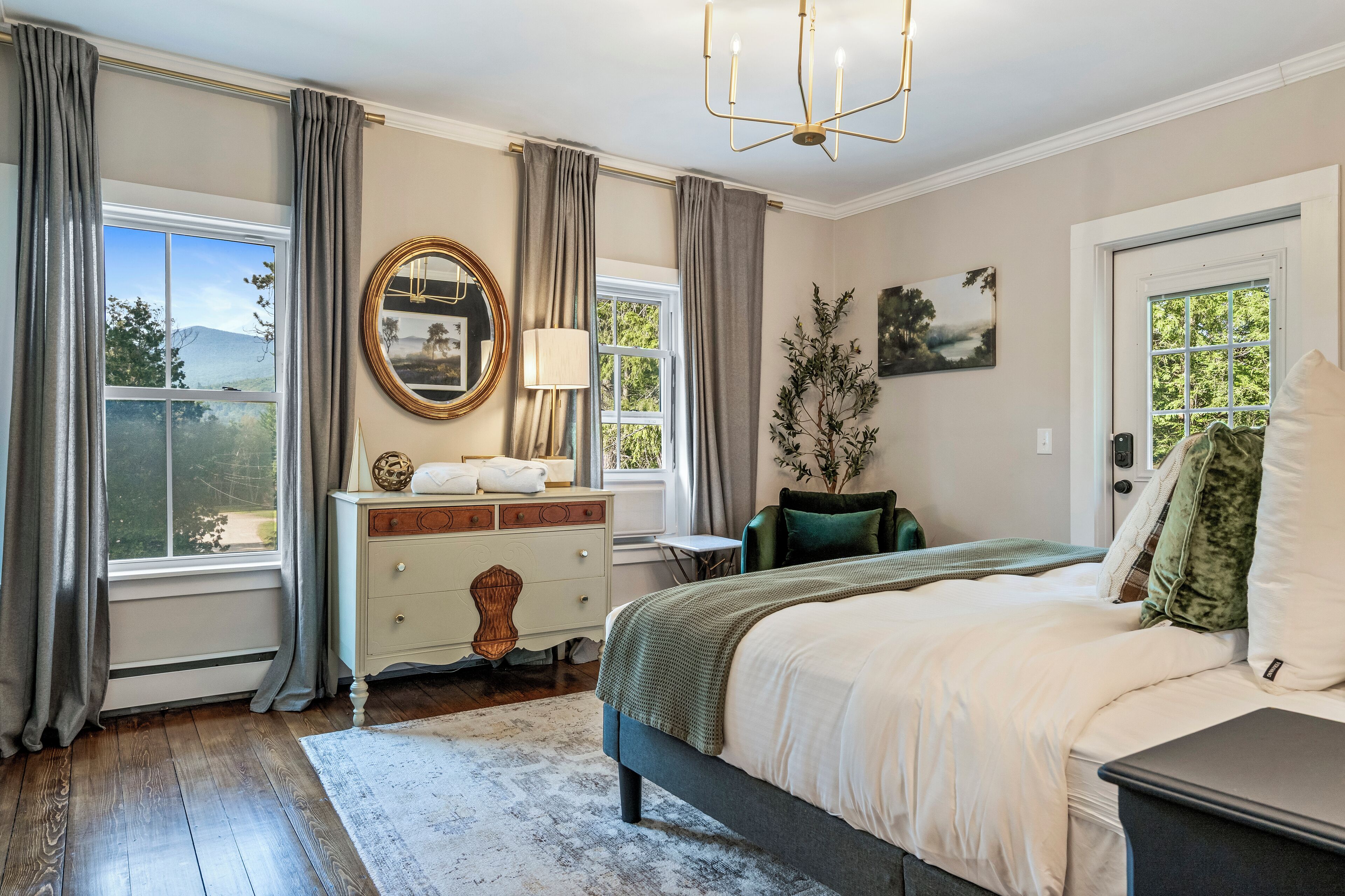 經典客房, 1 張特大雙人床, 非吸煙房, 山景 | 高級寢具、免費 Wi-Fi