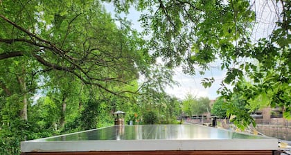 Lovely Canal Boat in Little Venice for Family & Friends