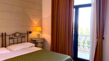 10 camere