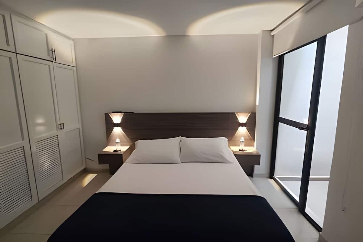 Apartment | 1 bedroom, blackout drapes, iron/ironing board, free WiFi
