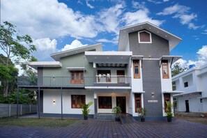 Exterior - Loreal Luxury Villas (Kolagapaara)