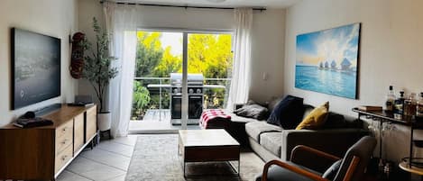 Smart TV, video games