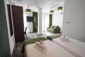 Family Double Room - ALIVE Hotel (Oradea)