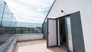 Exclusive Double or Twin Room | Terrace/patio - ALIVE Hotel (Oradea)