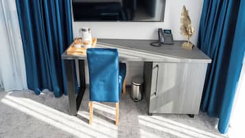 Executive tweepersoonskamer, uitzicht op tuin | Lakens van Egyptisch katoen, luxe beddengoed, een minibar
